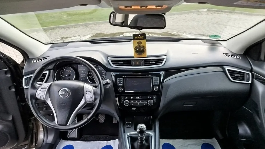 NISSAN Qashqai -