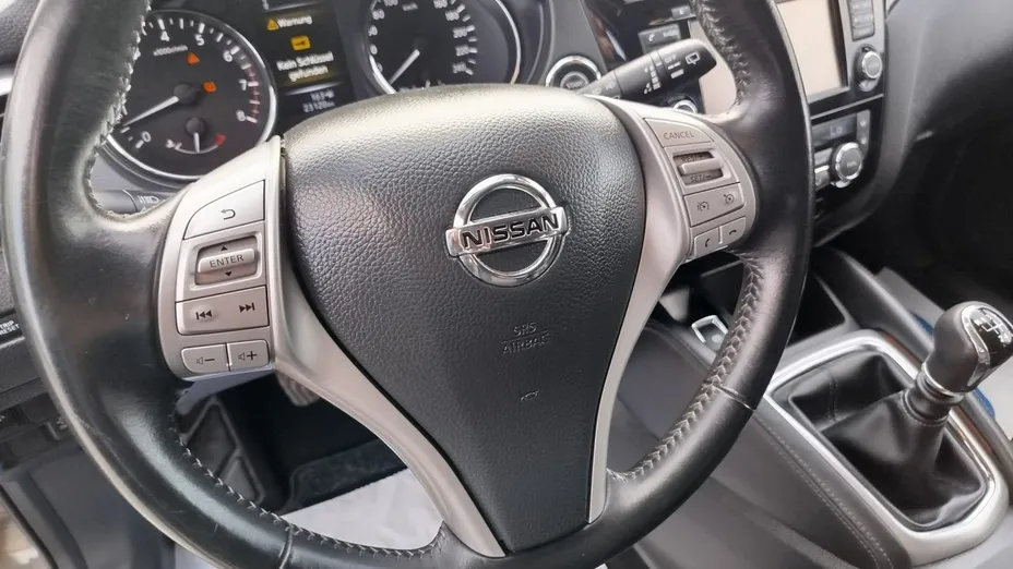 NISSAN Qashqai -