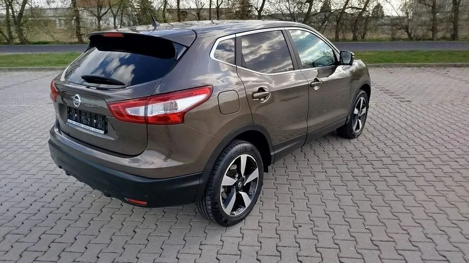 NISSAN Qashqai -