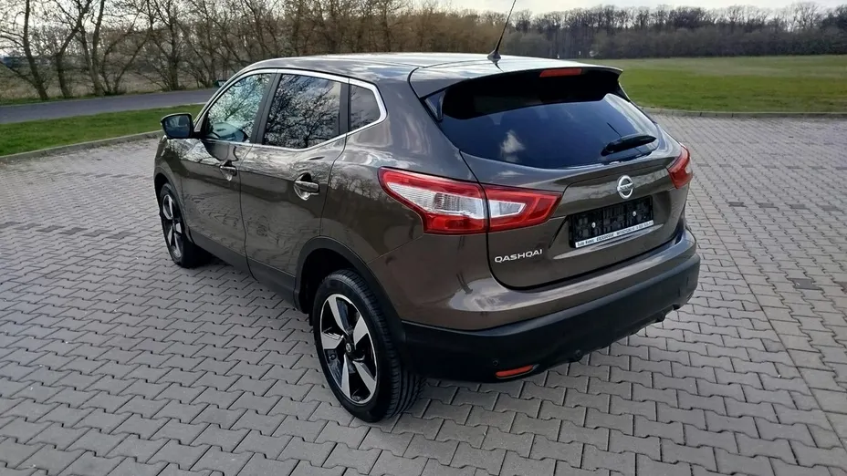 NISSAN Qashqai -