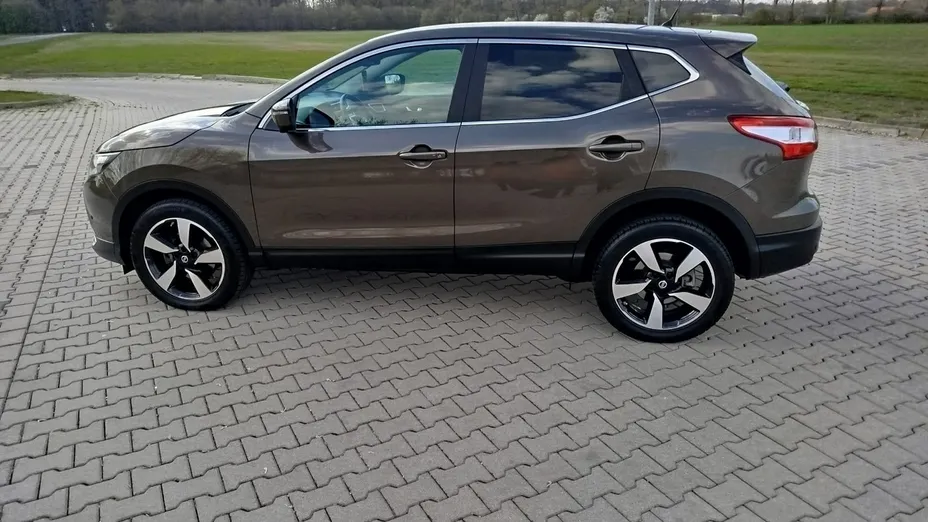 NISSAN Qashqai -