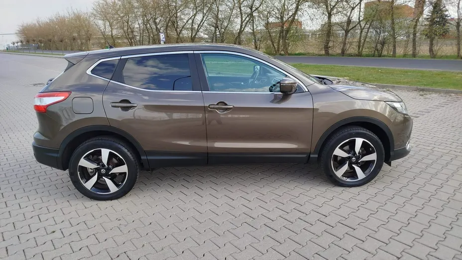 NISSAN Qashqai -