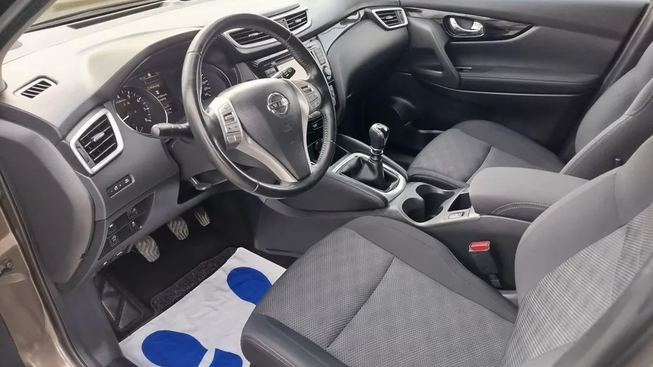 NISSAN Qashqai -