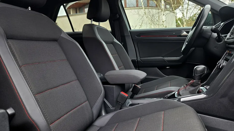 VOLKSWAGEN T-ROC -