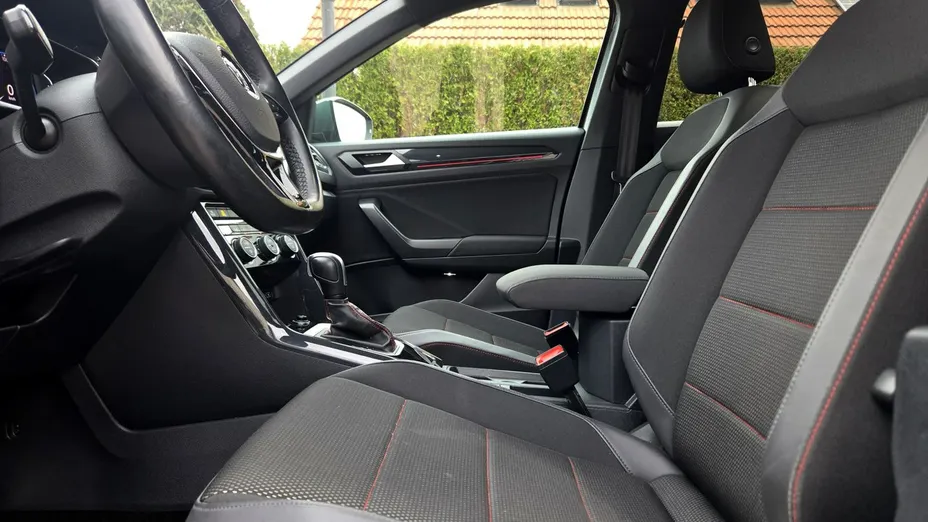 VOLKSWAGEN T-ROC -