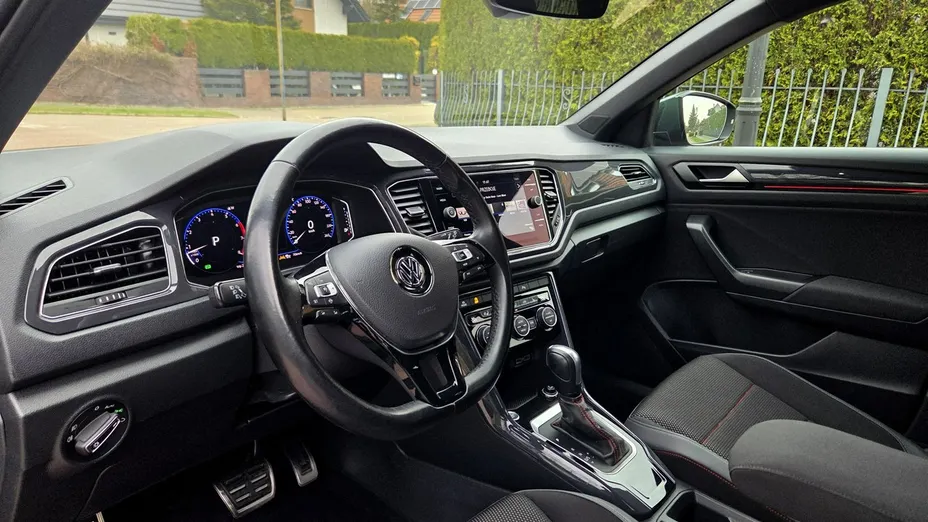 VOLKSWAGEN T-ROC -