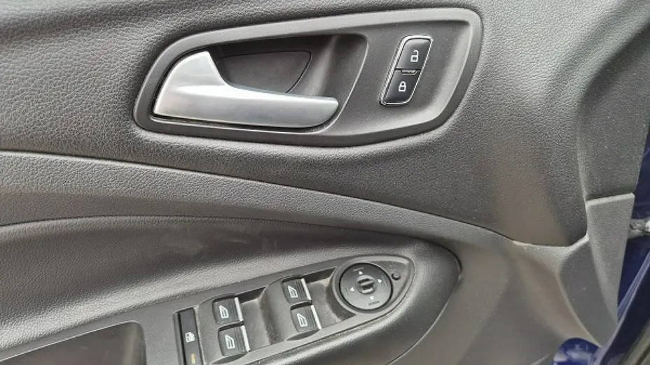 FORD Kuga -