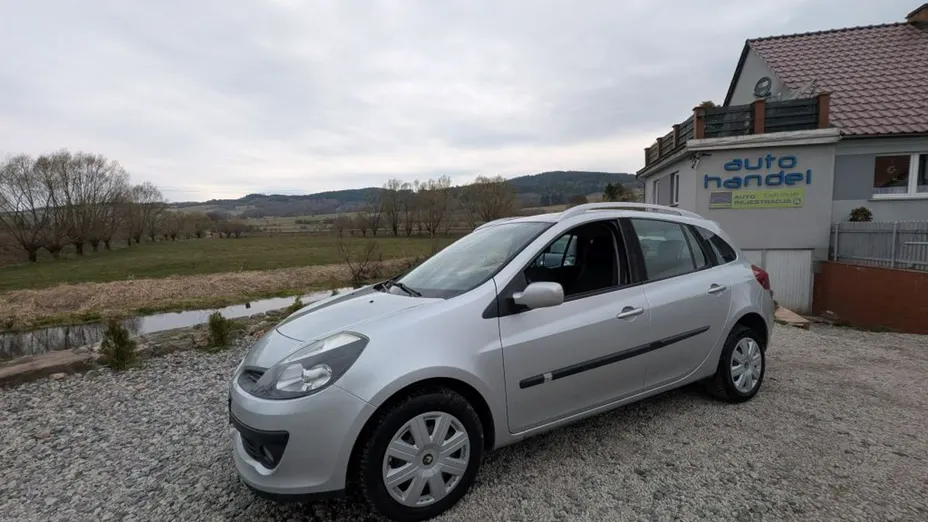 RENAULT Clio -