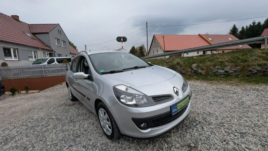 RENAULT Clio -