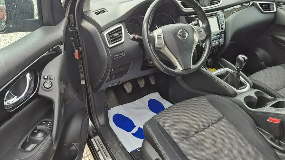NISSAN Qashqai -