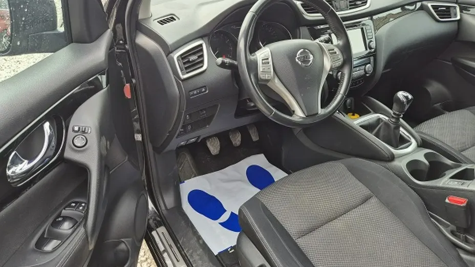 NISSAN Qashqai -
