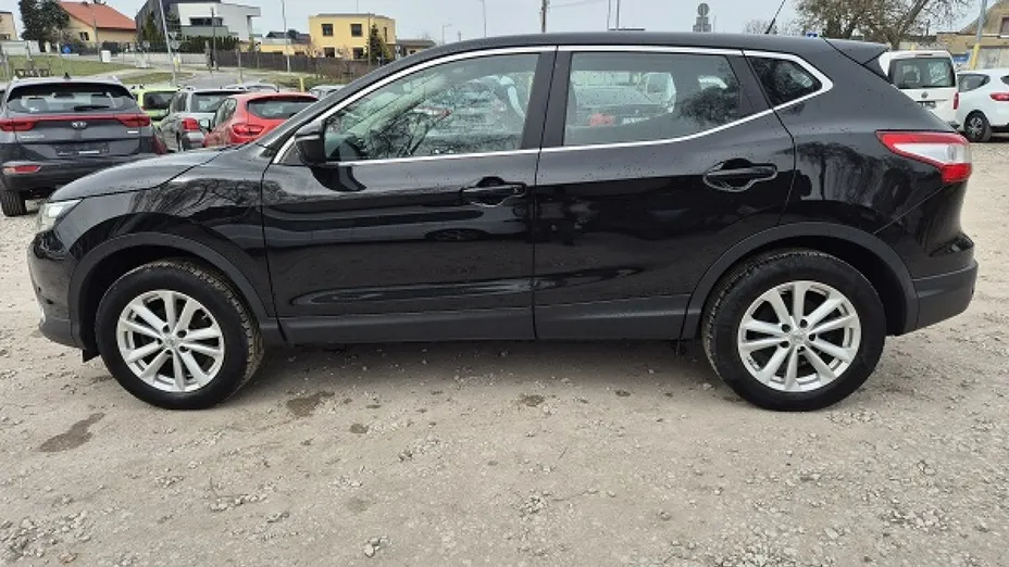 NISSAN Qashqai -
