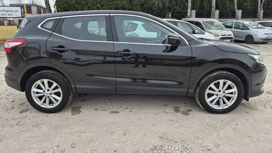 NISSAN Qashqai -