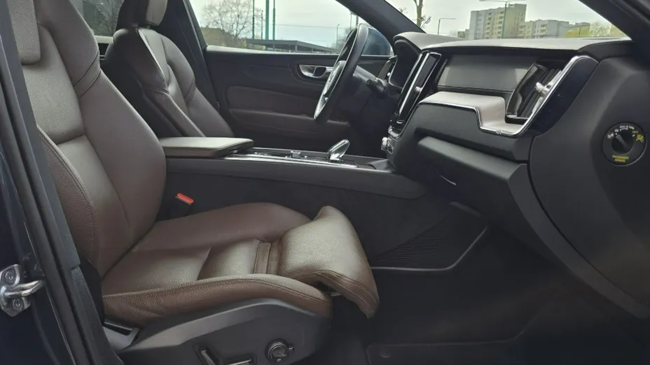 VOLVO XC60 -