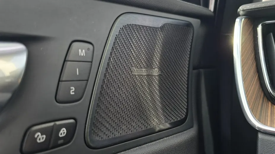 VOLVO XC60 -