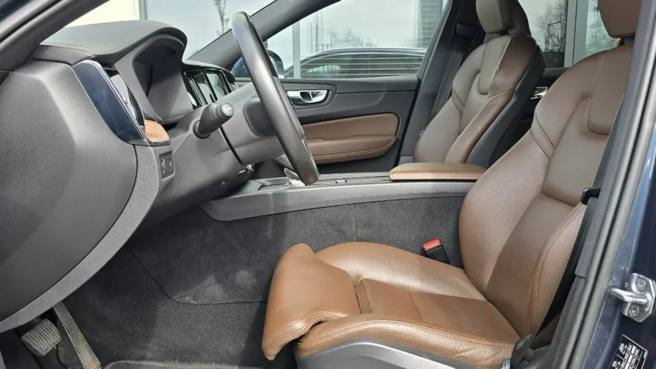 VOLVO XC60 -