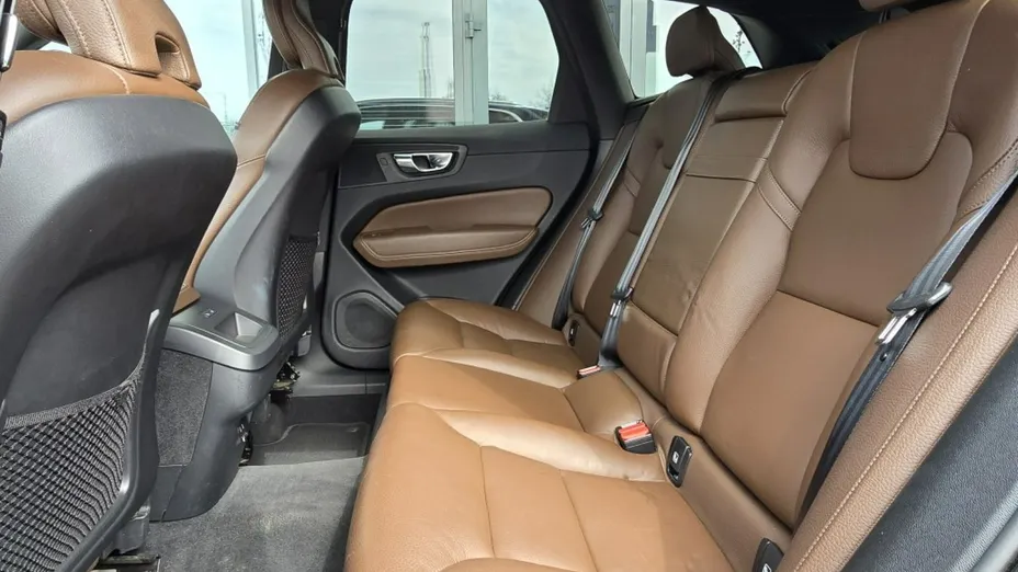 VOLVO XC60 -