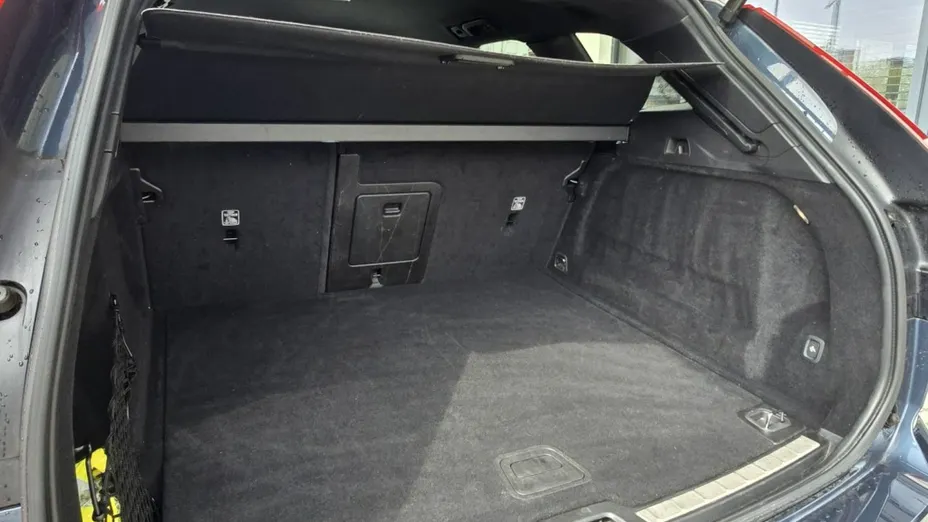 VOLVO XC60 -