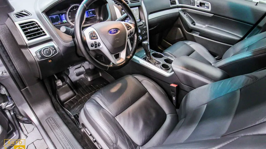 FORD Explorer -