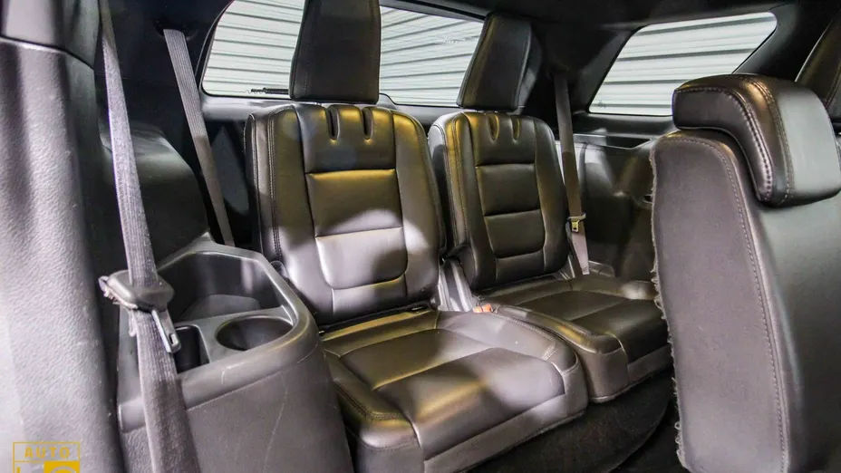 FORD Explorer -