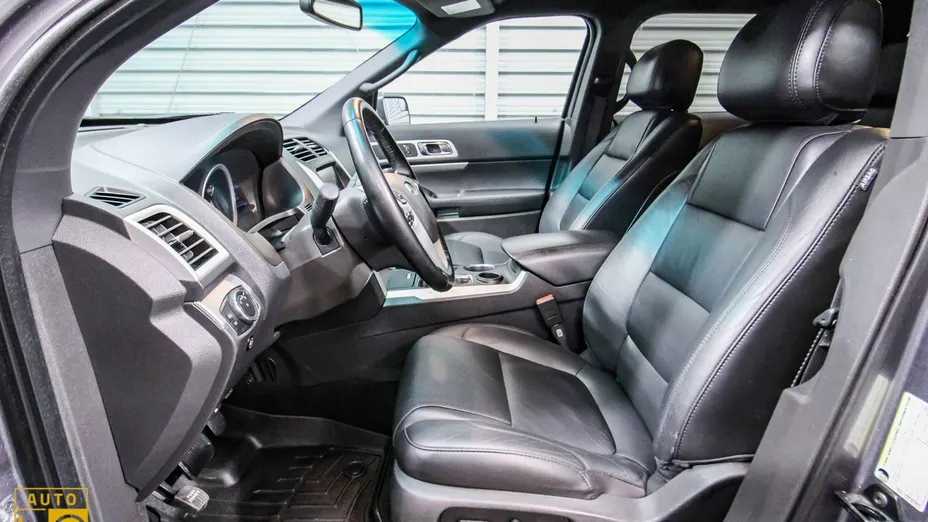 FORD Explorer -
