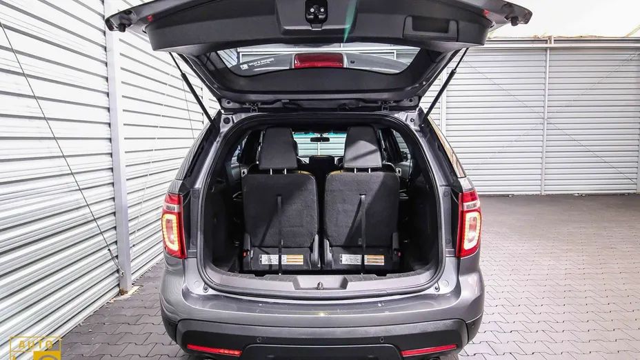 FORD Explorer -