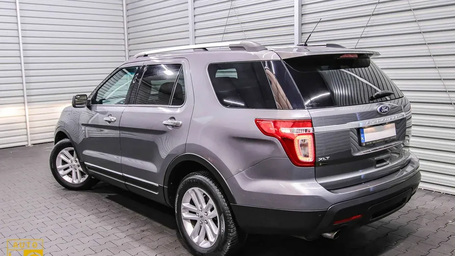 FORD Explorer -