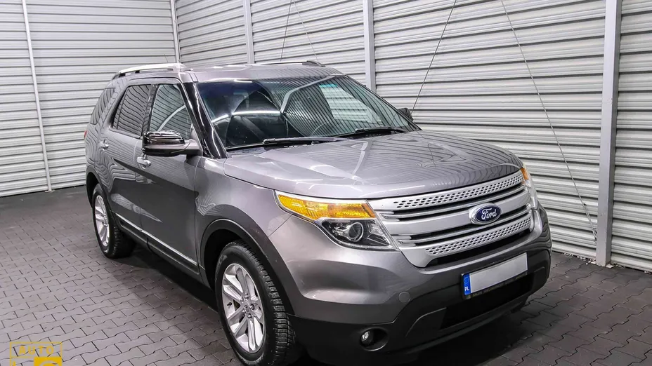FORD Explorer -