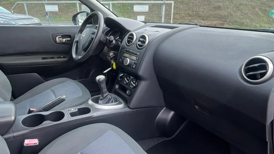 NISSAN Qashqai -