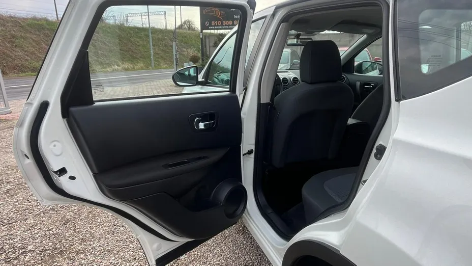 NISSAN Qashqai -