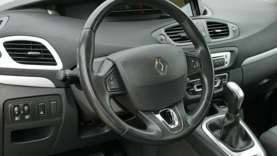RENAULT Scenic -