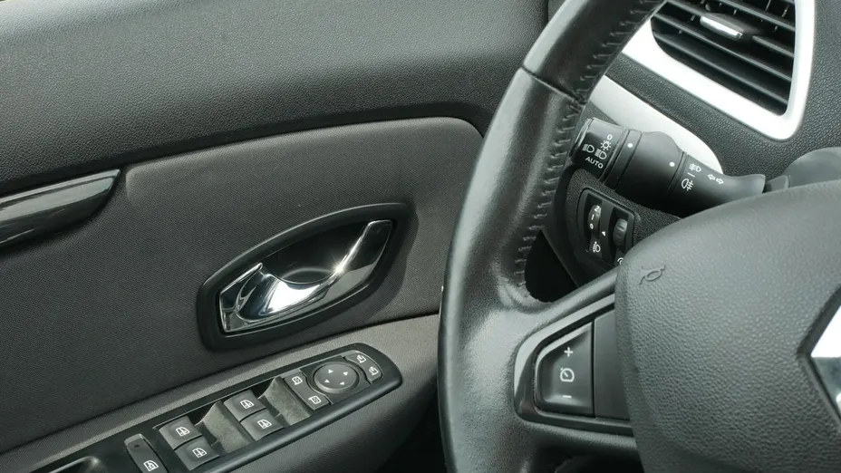 RENAULT Scenic -