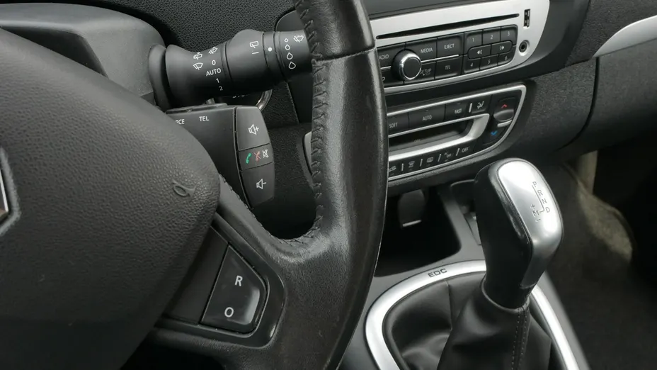 RENAULT Scenic -