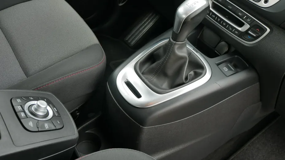 RENAULT Scenic -