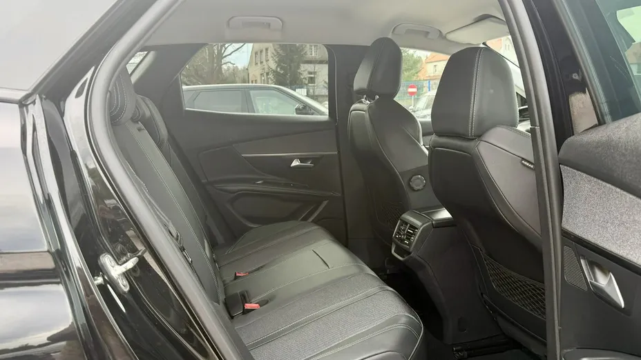 PEUGEOT 3008 -