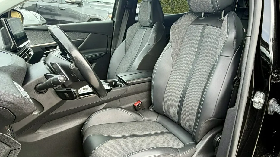 PEUGEOT 3008 -