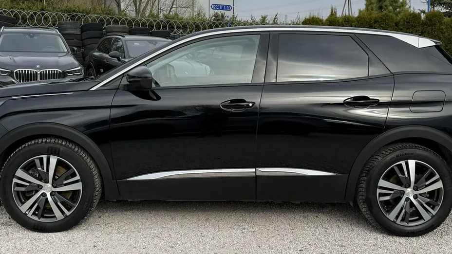 PEUGEOT 3008 -