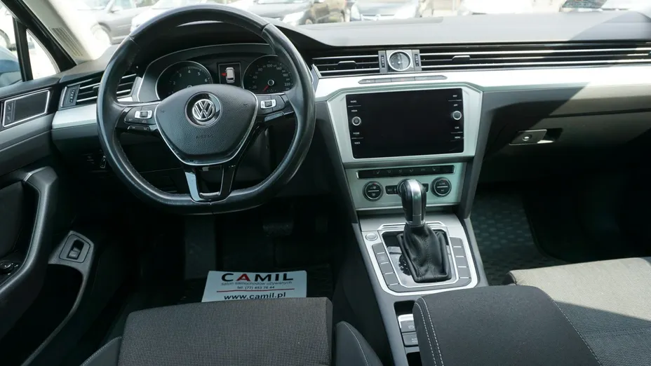 VOLKSWAGEN Passat -