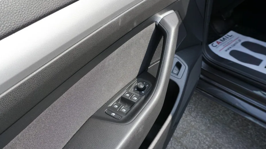 VOLKSWAGEN Passat -