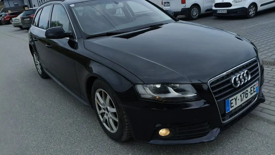 AUDI A4 -