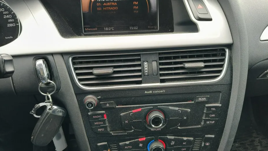 AUDI A4 -