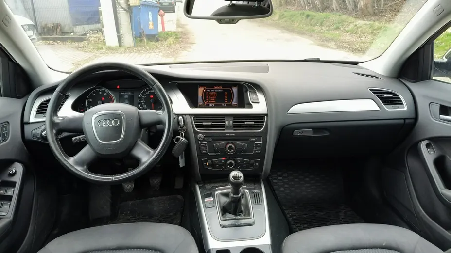 AUDI A4 -
