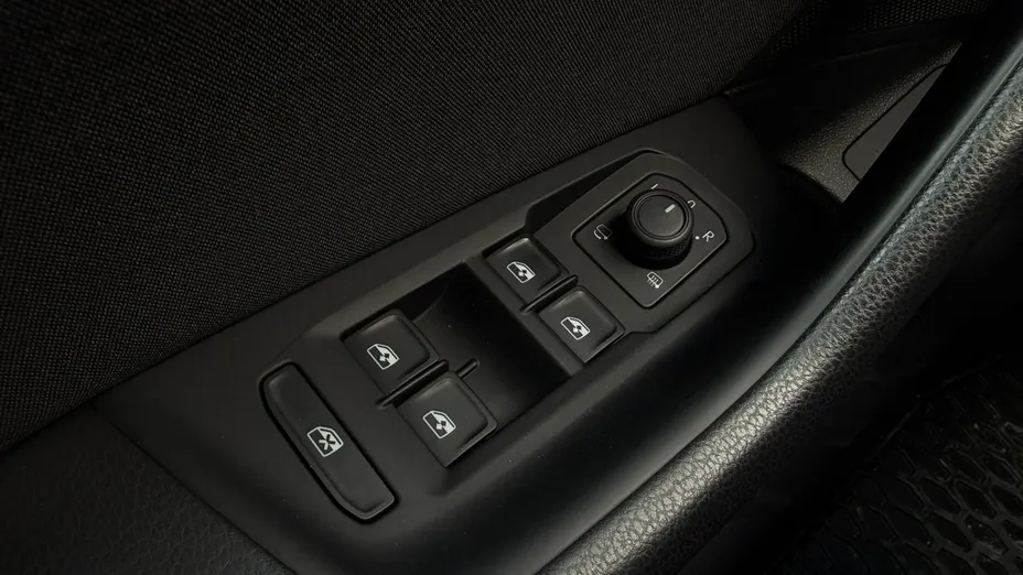 VOLKSWAGEN Passat -