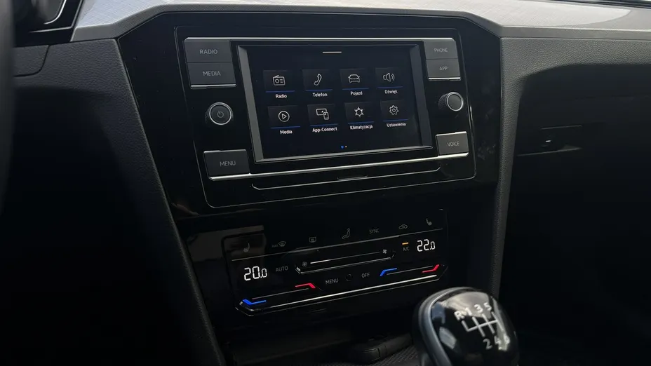 VOLKSWAGEN Passat -