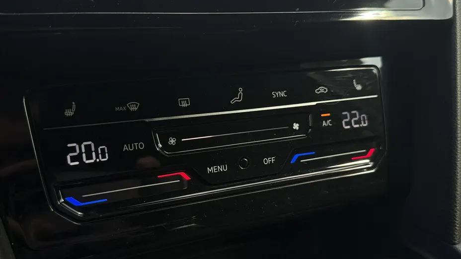 VOLKSWAGEN Passat -