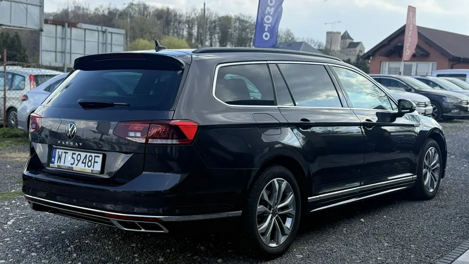 VOLKSWAGEN Passat -