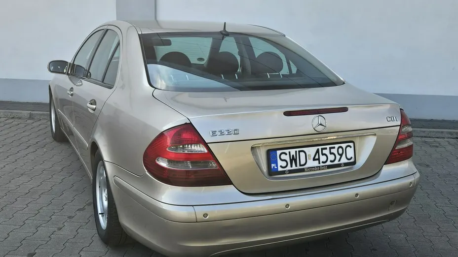 MERCEDES-BENZ E Klasa -