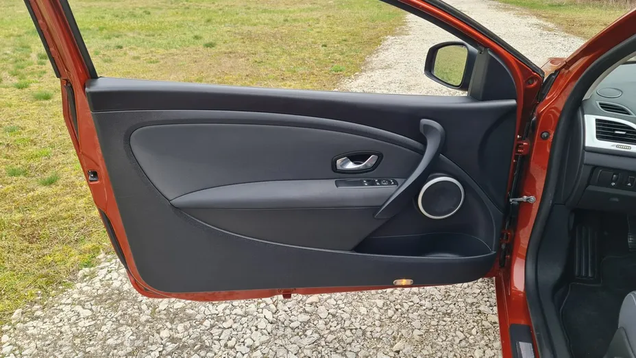 RENAULT Megane -