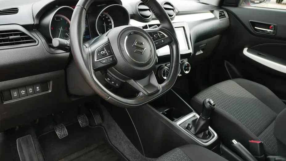 SUZUKI Swift -