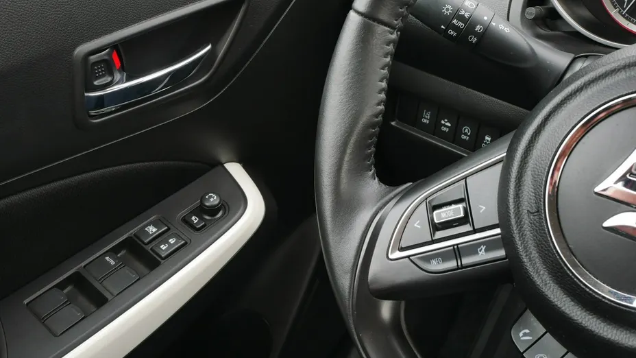 SUZUKI Swift -